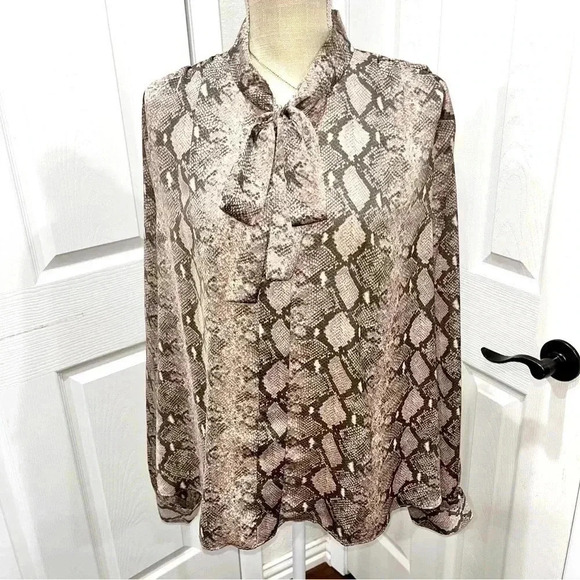 Stella & Dot Plus sized 2X long sleeve snake print button down shirt w neck tie - Picture 1 of 13